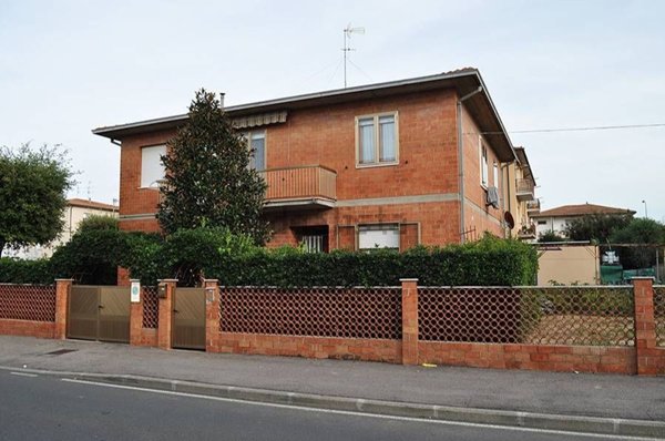 casa indipendente in vendita a Campiglia Marittima in zona Venturina