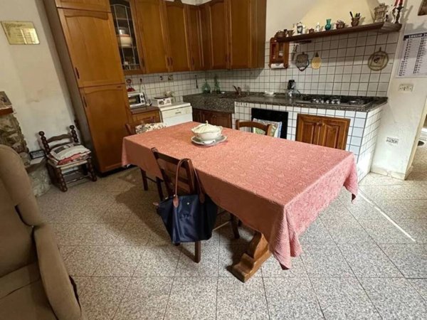 casa indipendente in vendita a Campiglia Marittima in zona Venturina