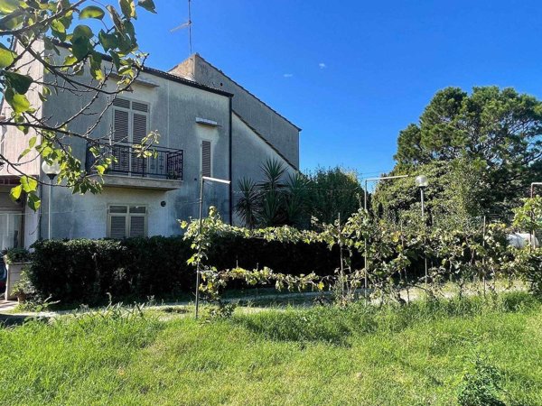 casa indipendente in vendita a Campiglia Marittima in zona Venturina