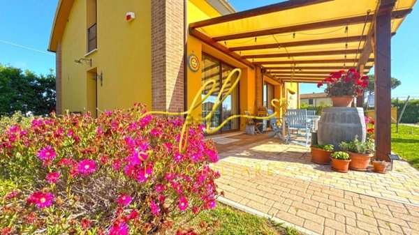 casa indipendente in vendita a Campiglia Marittima