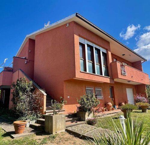 casa indipendente in vendita a Campiglia Marittima