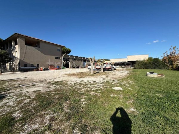 casa indipendente in vendita a Campiglia Marittima in zona Venturina