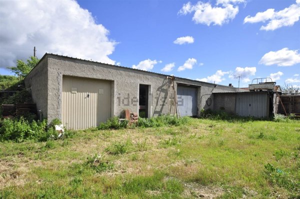 locale di sgombero in vendita a Campiglia Marittima in zona Venturina