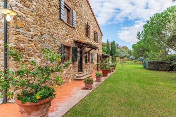 casa indipendente in vendita a Campiglia Marittima