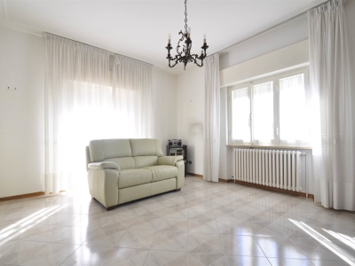 casa indipendente in vendita a Campiglia Marittima in zona Venturina