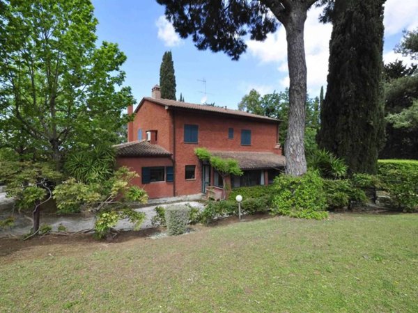 casa indipendente in vendita a Campiglia Marittima in zona Venturina