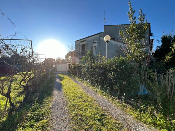 casale in vendita a Campiglia Marittima in zona Venturina