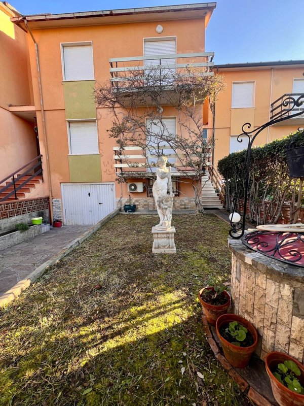 casa indipendente in vendita a Campiglia Marittima