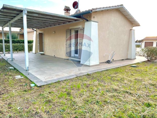casa indipendente in vendita a Campiglia Marittima in zona Venturina