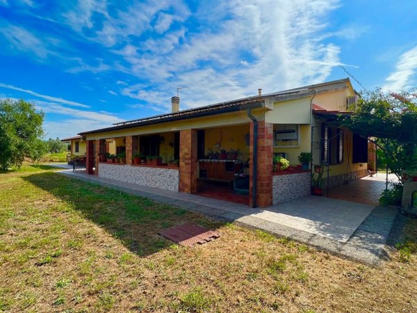 casa indipendente in vendita a Campiglia Marittima