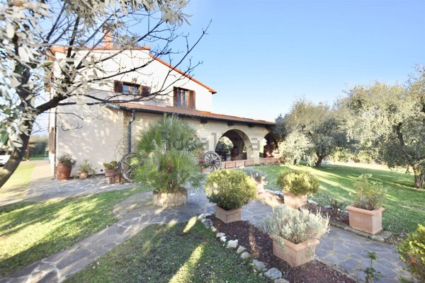 casa indipendente in vendita a Campiglia Marittima in zona Venturina