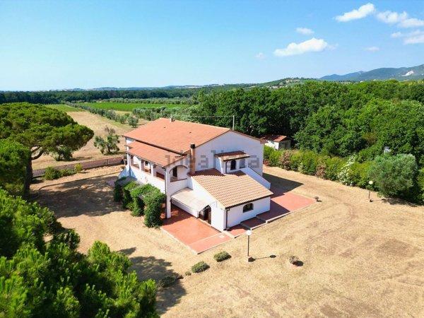 casa indipendente in vendita a Campiglia Marittima