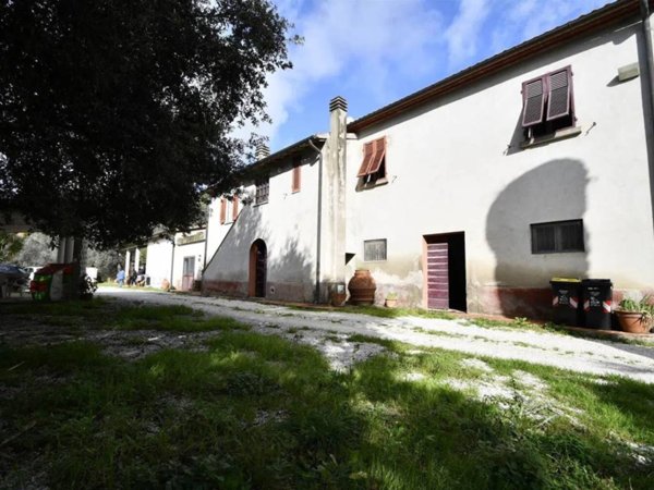 casa indipendente in vendita a Campiglia Marittima in zona Venturina