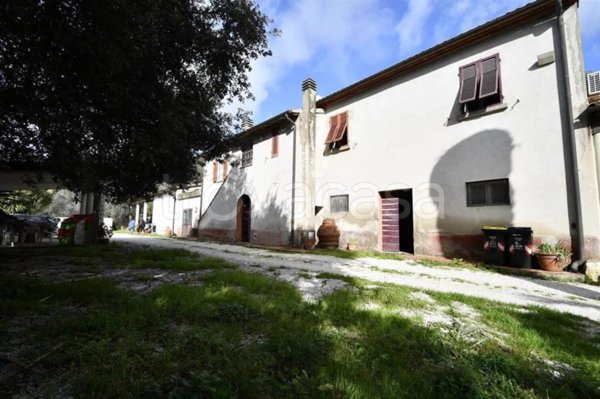 casa indipendente in vendita a Campiglia Marittima in zona Venturina