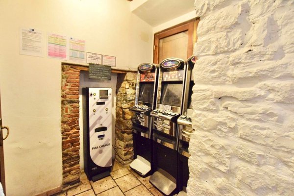 negozio in vendita a Campiglia Marittima