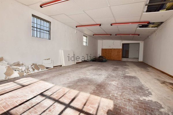 locale commerciale in vendita a Campiglia Marittima