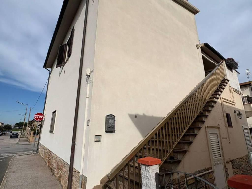 appartamento in vendita a Campiglia Marittima in zona Venturina