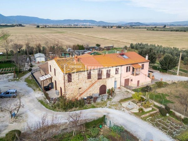 appartamento in vendita a Campiglia Marittima in zona Venturina