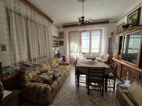 casa indipendente in vendita a Campiglia Marittima in zona Venturina