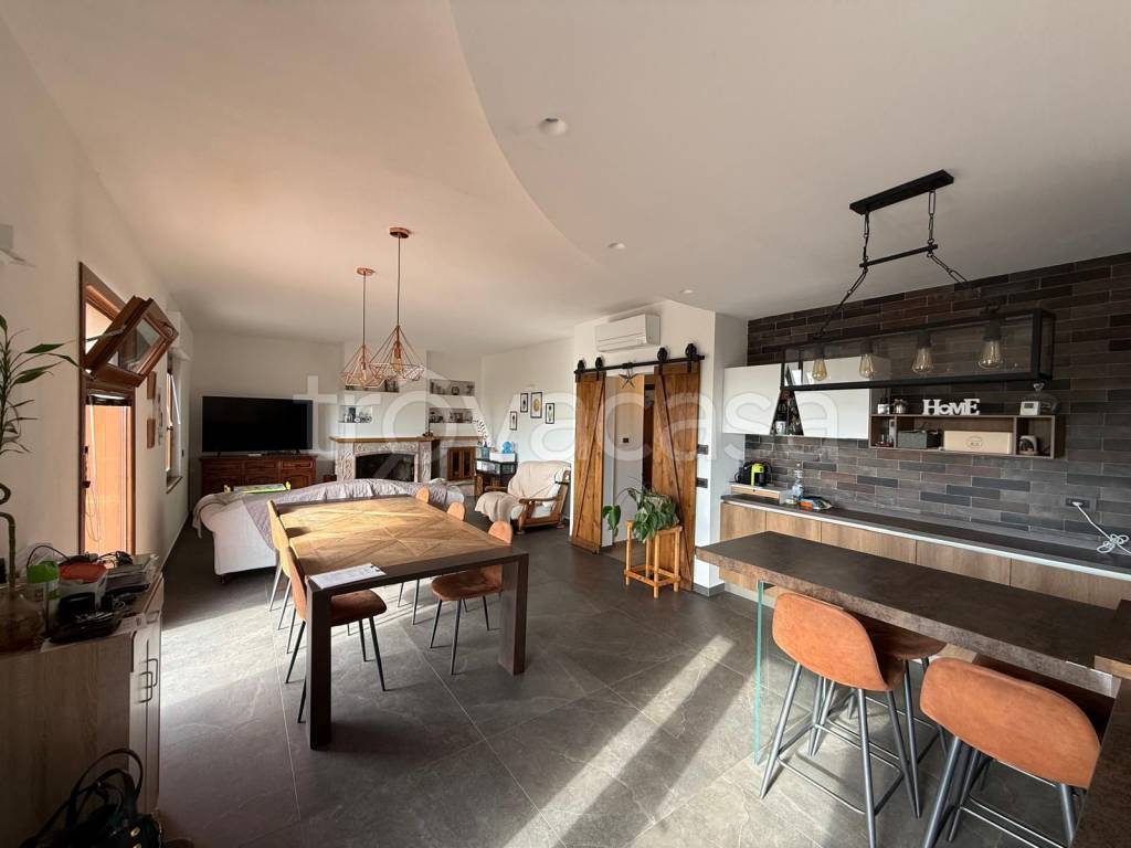 appartamento in vendita a Campiglia Marittima in zona Venturina