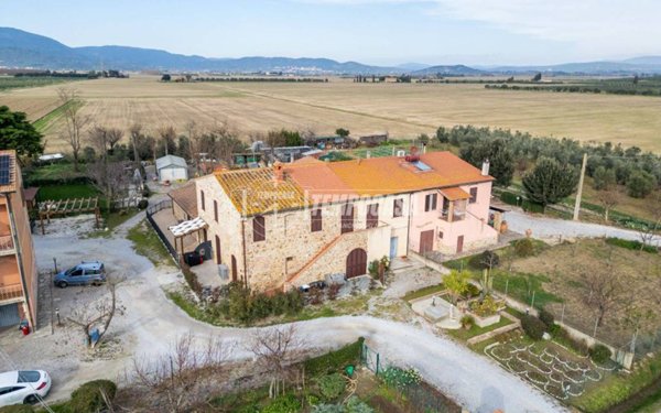 appartamento in vendita a Campiglia Marittima in zona Venturina