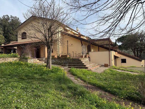 casa indipendente in vendita a Campiglia Marittima