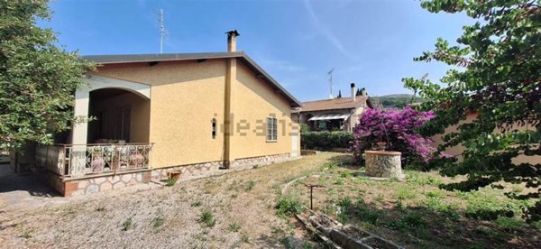 casa indipendente in vendita a La Spezia in zona Campiglia