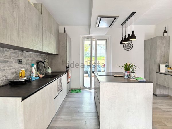 casa indipendente in vendita a Campiglia Marittima