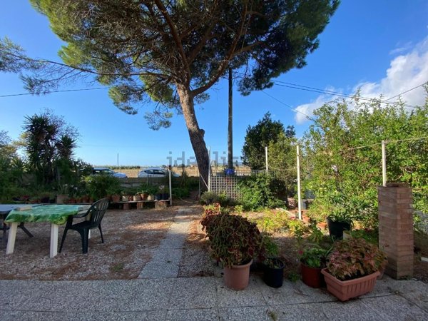 appartamento in vendita a Campiglia Marittima in zona Venturina