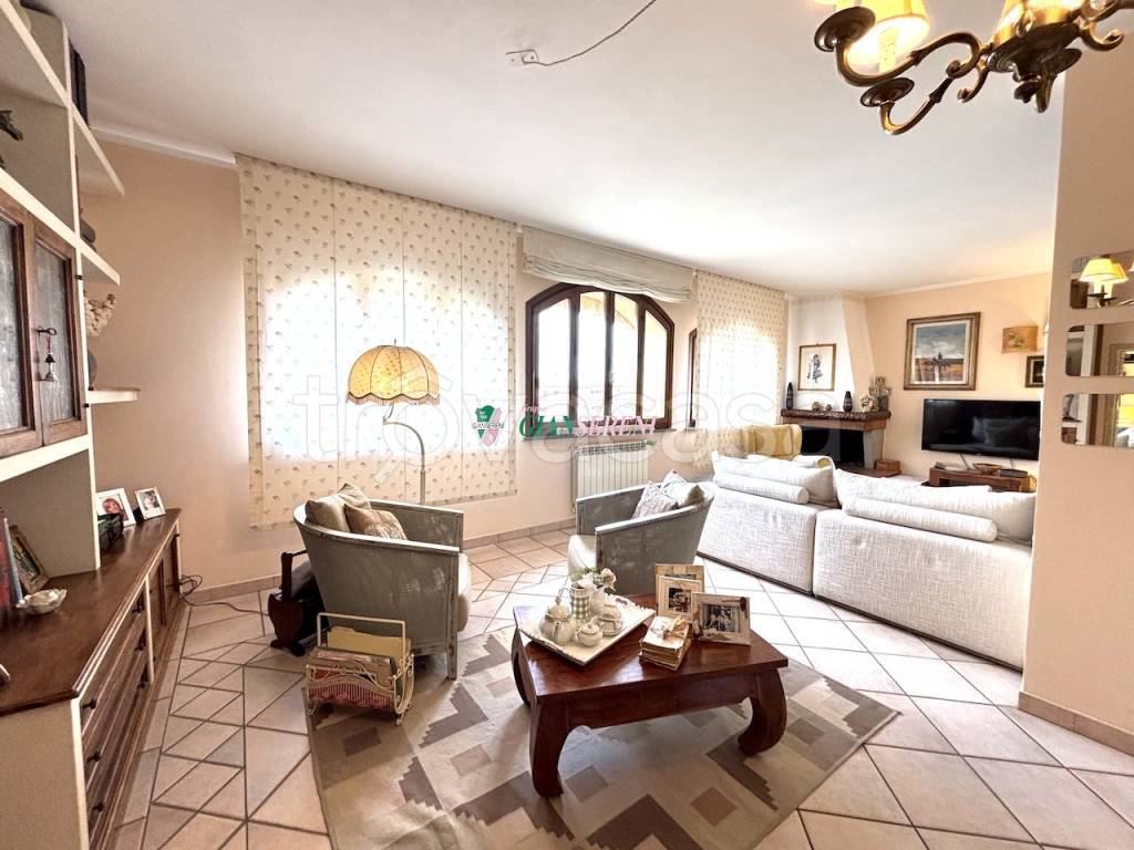 appartamento in vendita a Campiglia Marittima in zona Venturina