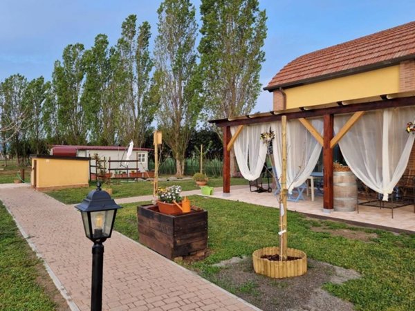 casa indipendente in vendita a Campiglia Marittima in zona Venturina