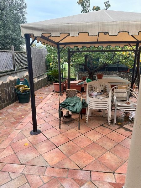 casa indipendente in vendita a Campiglia Marittima in zona Venturina