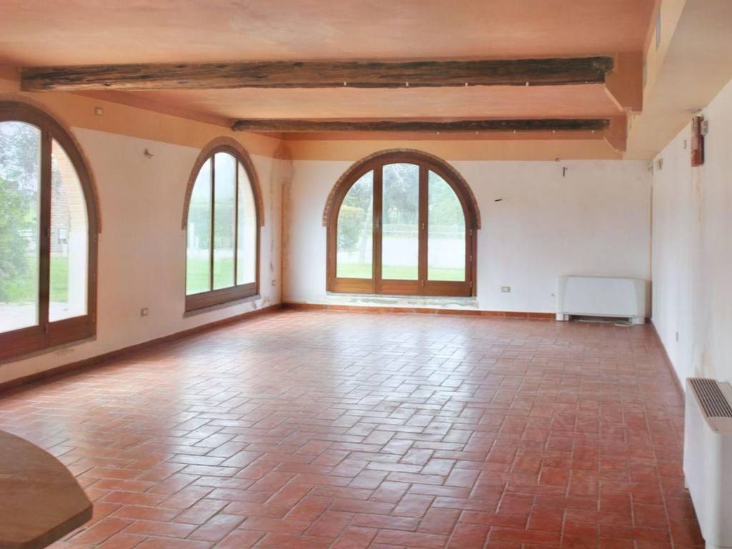 locale commerciale in vendita a Campiglia Marittima