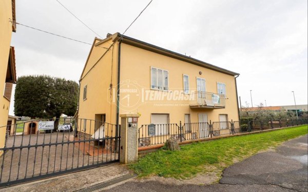 casa indipendente in vendita a Campiglia Marittima in zona Venturina
