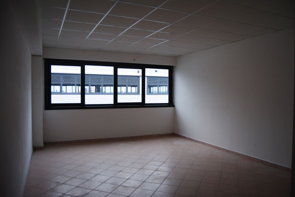 ufficio in vendita a Campiglia Marittima in zona Venturina