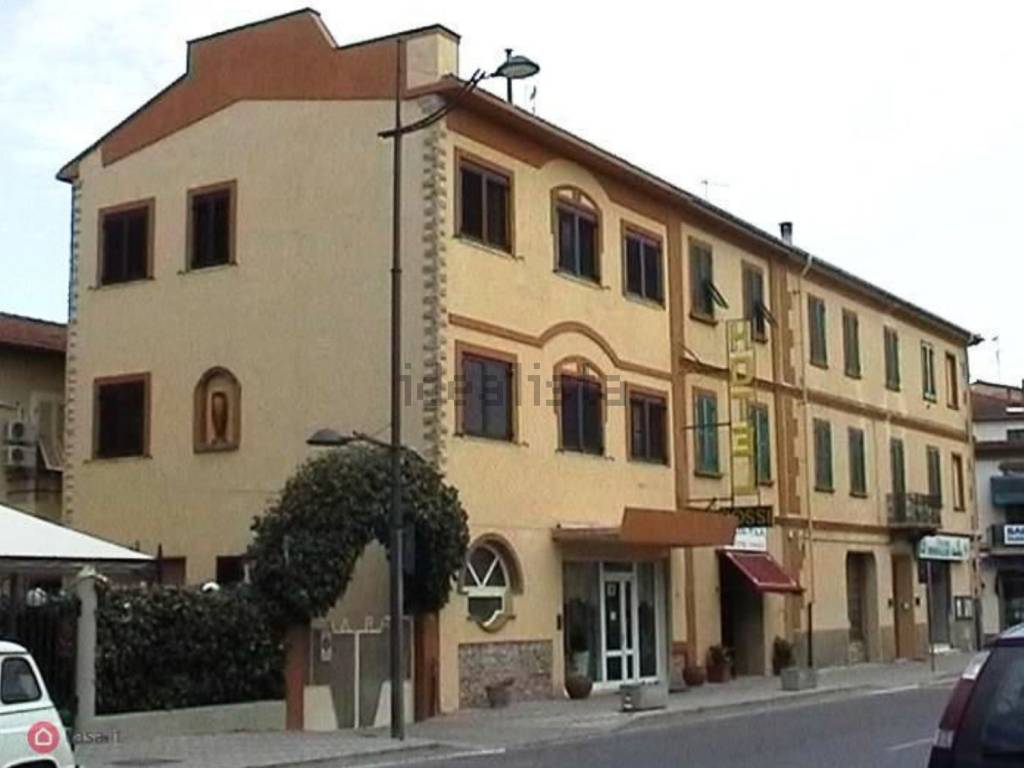 negozio in vendita a Campiglia Marittima in zona Venturina