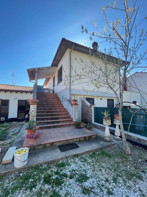 casa indipendente in vendita a Campiglia Marittima