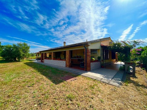 casa indipendente in vendita a Campiglia Marittima