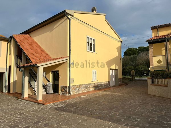 appartamento in vendita a Campiglia Marittima in zona Venturina