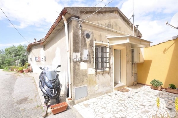 appartamento in vendita a Campiglia Marittima in zona Venturina