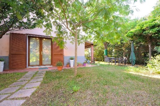casa indipendente in vendita a Campiglia Marittima in zona Venturina