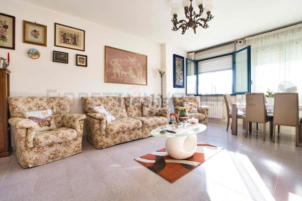 appartamento in vendita a Campiglia Marittima in zona Venturina