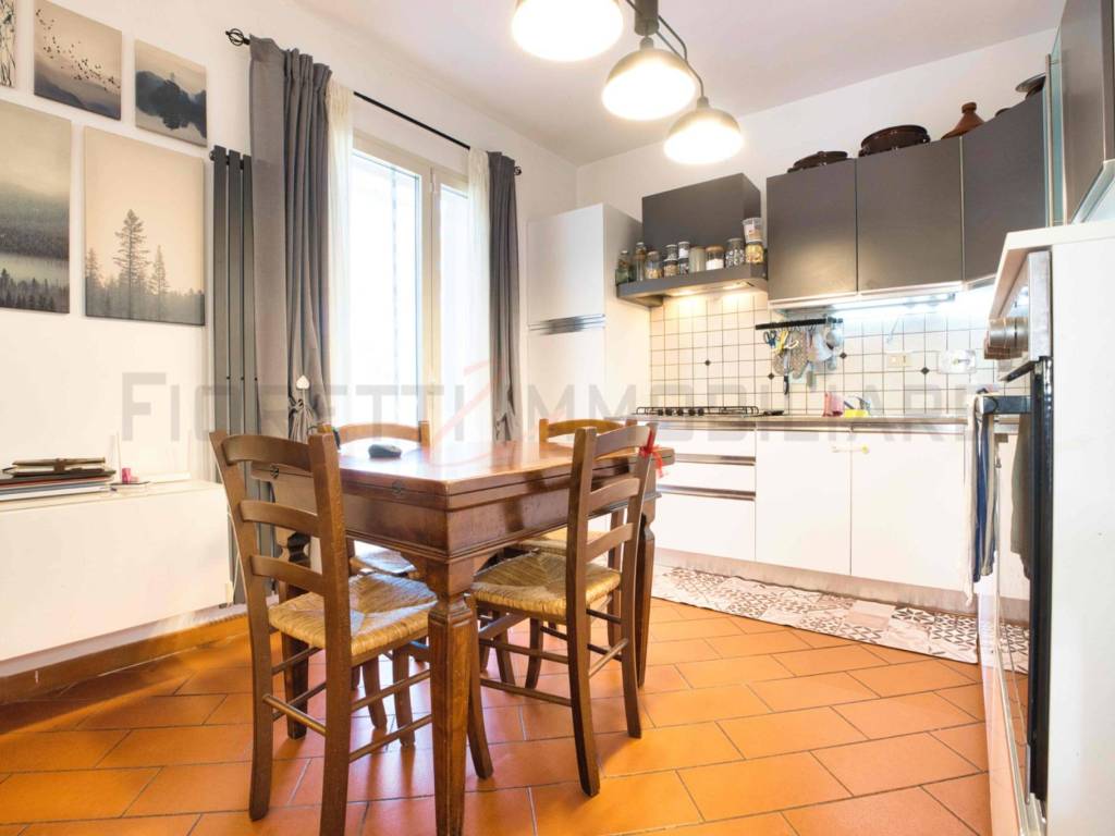 casa indipendente in vendita a Campiglia Marittima in zona Venturina