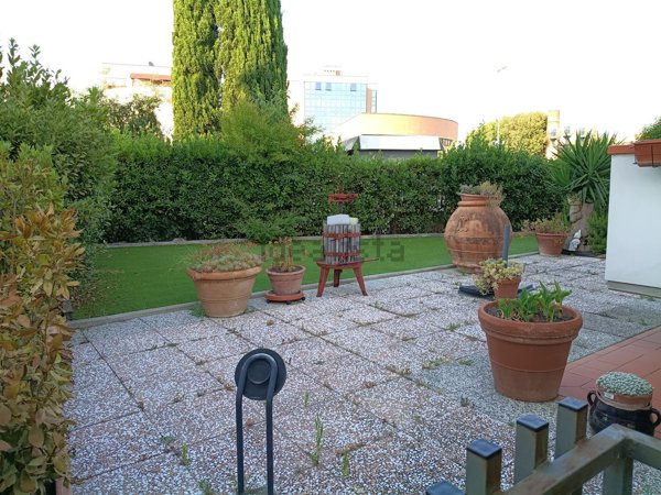 casa indipendente in vendita a Campiglia Marittima in zona Venturina