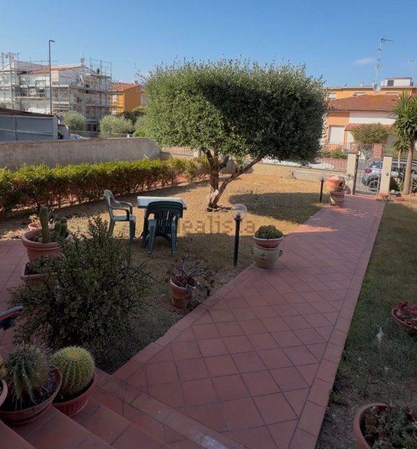 appartamento in vendita a Campiglia Marittima in zona Venturina