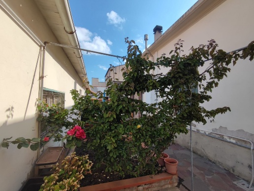 casa indipendente in vendita a Campiglia Marittima in zona Venturina