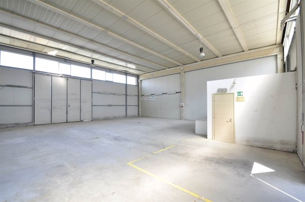 ufficio in vendita a Campiglia Marittima in zona Venturina