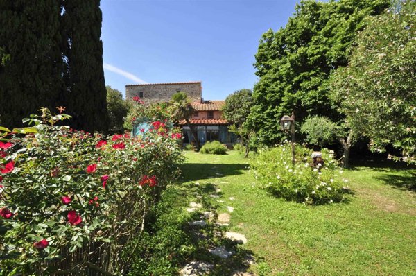 casa indipendente in vendita a Campiglia Marittima