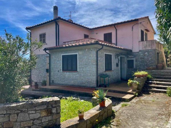 appartamento in vendita a Campo nell'Elba in zona Sant'Ilario