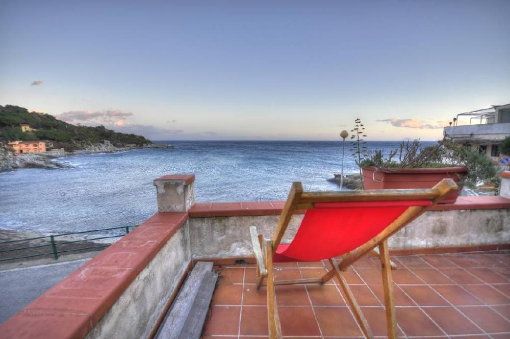 casa indipendente in vendita a Campo nell'Elba